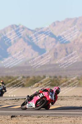 media/Dec-07-2025-CVMA (Sun) [[3e7d2de5dc]]/Race 16-Formula Middleweight/